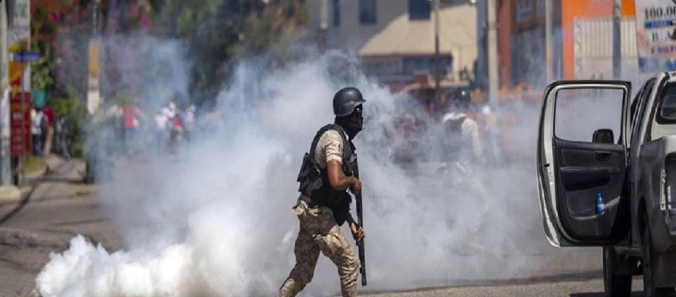 Αϊτή: Έφοδοι συμμοριών σε αστυνομικά τμήματα για την αρπαγή όπλων - Τουλάχιστον 4 νεκροί